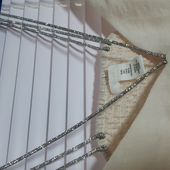 Elegant Beige Women's Top with Chain Straps - Picture 4 of 8